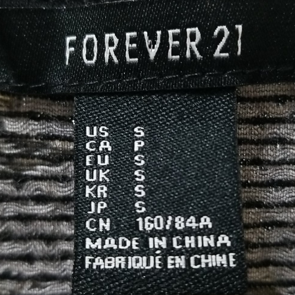 3/$6 Forever 21 black and white shirt sz S - Picture 2 of 6
